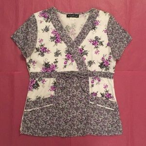Los Angeles Rose Floral Scrub Top Size Small